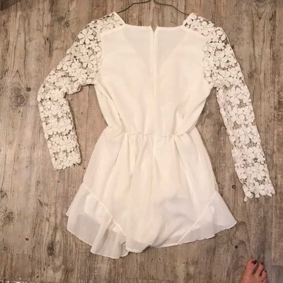 White long sleeve romper - Picture 3 of 3